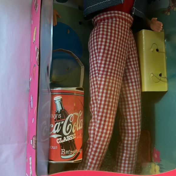 Mattel Coca Cola Picnic Barbie 1997 - Picture 3 of 4